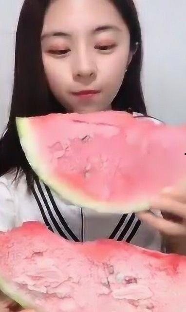 豪姐吃冰瓜,冰瓜盛宴，清凉一夏
