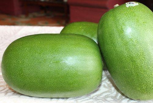 年轻男吃瓜,年轻男子的瓜田奇遇记